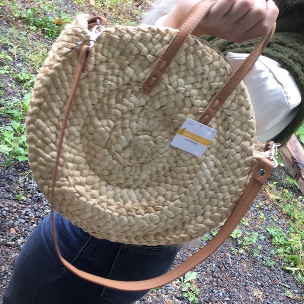Straw bag farmer’s market chic cowgirl Sunday brunch travel vacay spa pool party - Picture 7 of 7
